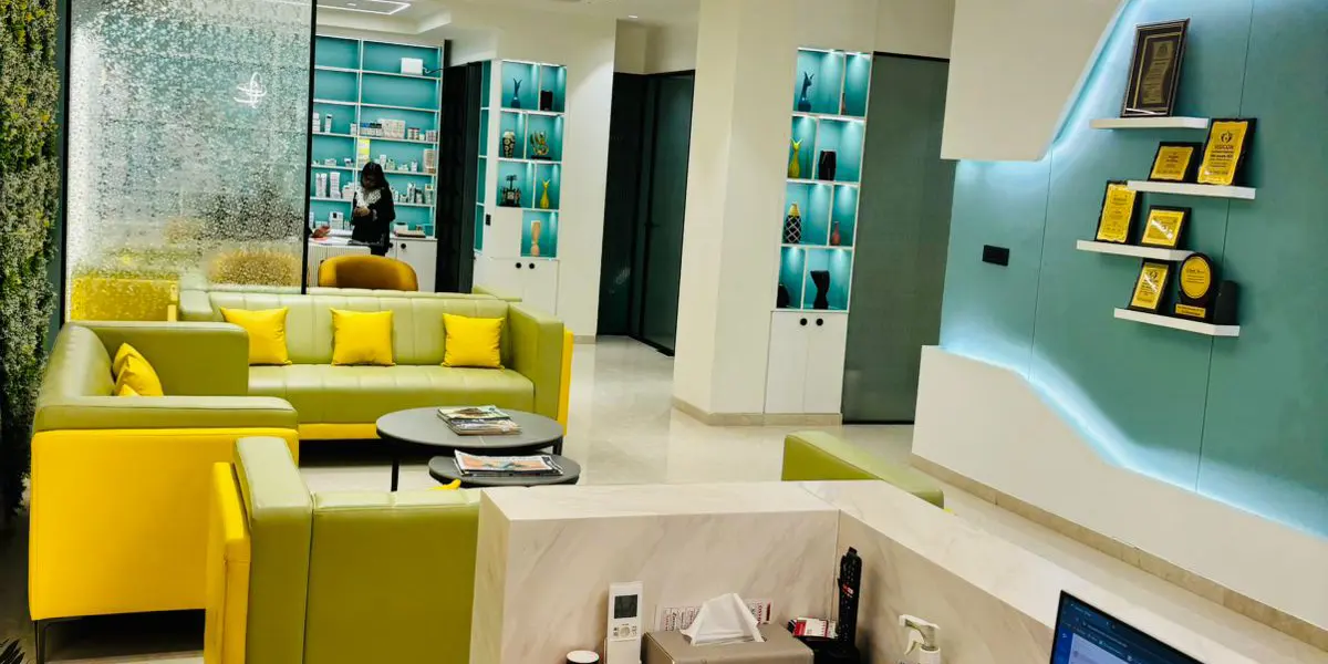 Reception and waiting area at Ehsaas, Chittaranjan Park